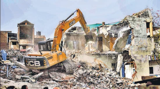 WHEN SHOULD YOU CONSIDER DEMOLITION OVER RENOVATION FOR YOUR RESIDENTIAL PROPERTY?