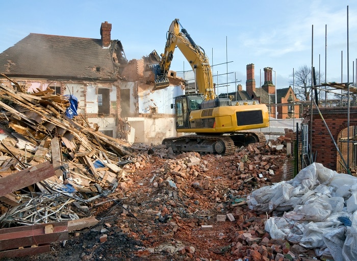 CLEARING THE AIR : THE IMPORTANCE OF ASBESTOS REMOVAL IN DEMOLITION PROJECTS